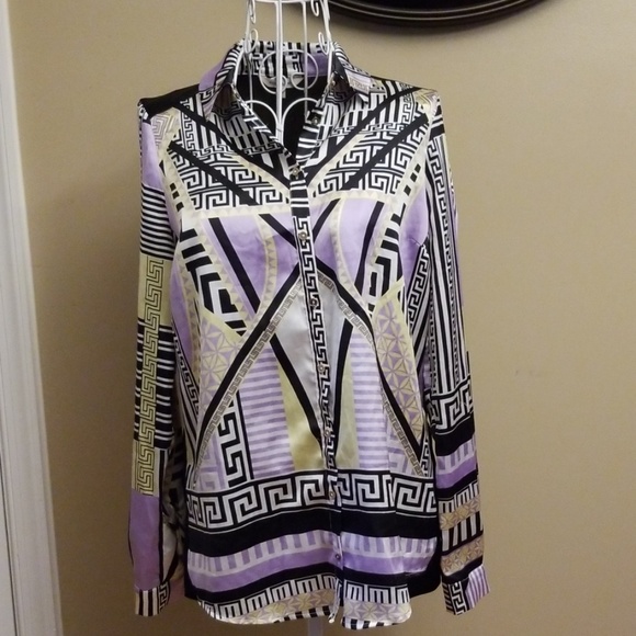 River Island Tops - 💚🌹Button down blouse 💜🍁